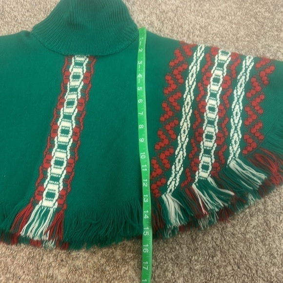 Marianne Wendt Aztec Collared Shawl Cover Green White Red READ Chile - Picture 11 of 11